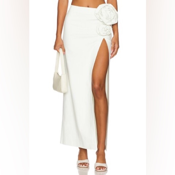 NEW NBD Yalexi Maxi Skirt in Ivory Size M with Matching Bustier Size S - Picture 2 of 16